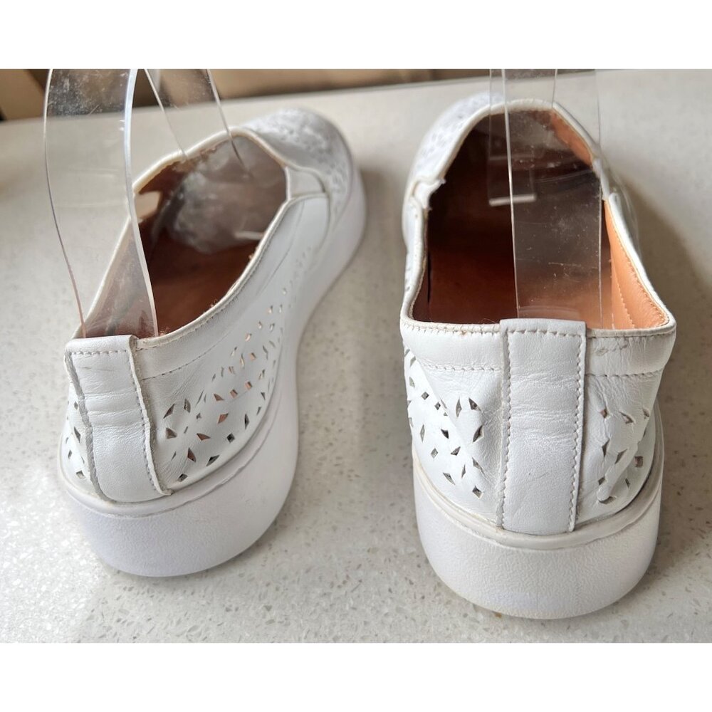 Vionic White Perforated Slip-On Sneakers Womens Size 9.5 Leather Arch Support - Picture 4 of 5